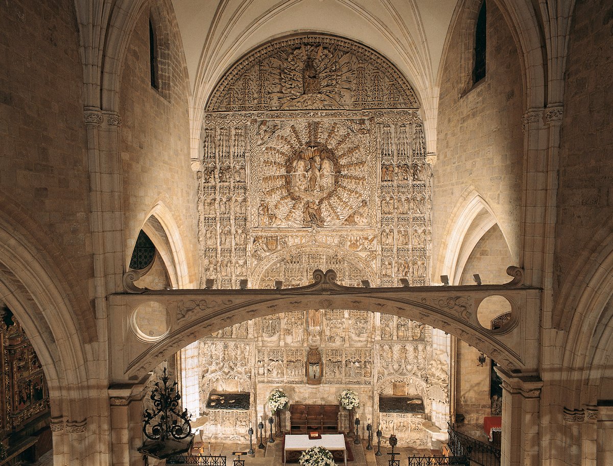 RETABLO EN PIEDRA
En la iglesia de San Nicolás de #Burgos podemos admirar un retablo esculpido en piedra caliza de Hontoria por Simón y Francisco de Colonia a comienzos del siglo XVI
En origen presentaba una policromía de la que aún quedan restos.
Una visita imprescindible