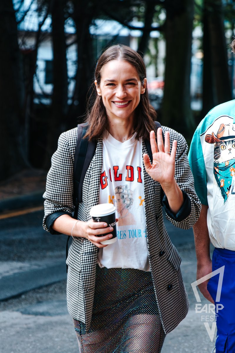 Welcome back home, Wynonna! Thank you <a href="/Tubi/">Tubi</a> for continuing to be our knight in shining armor 🥹🙏

#WynonnaEarp #Earpfest #MelCrushMonday <a href="/EarpFest/">EarpFest</a>