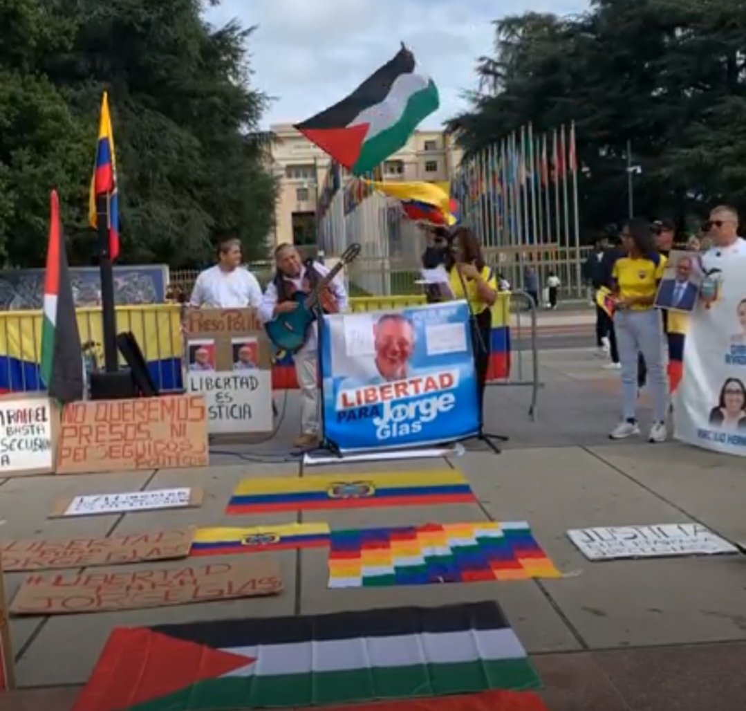 🇨🇭Desde Ginebra, nuestros migrantes siguen clamando por nuestro compañero <a href="/JorgeGlas/">Jorge Glas</a>.

La justicia que le arrebataron, la exigimos con memoria y con fuerza.

Que el eco de esta injusticia sacuda conciencias en todo el planeta.

#JorgeSecuestrado