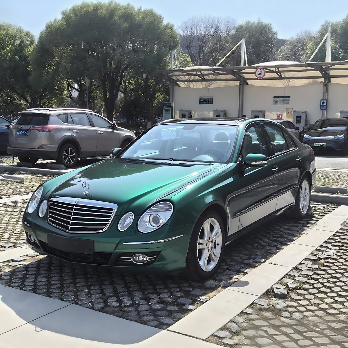 Bana göre seri üretim bandınan inen son Mercedes buydu.Daha sonrakiler traş makinası. #MercedesBenz