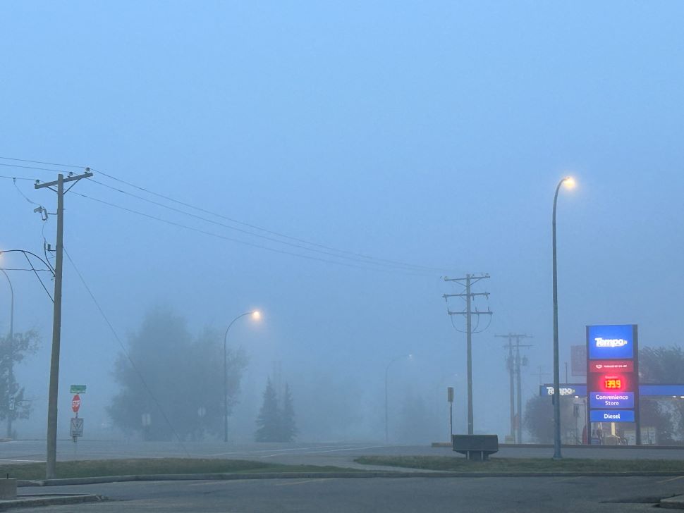 thebackup31's tweet image. Been so foggy in the morning here in South Saskatchewan lately that I had a flashback to when I taught in England for a year!! ‘Bloody Hell’👍🍻🤣🇬🇧
@URFacofEd 
#Jollygoodtime
@SheffieldStar 
#Sheffield