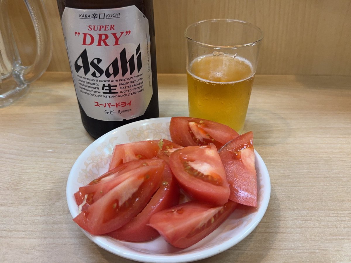 macchan_0616's tweet photo. 久し振りに燕楽。
#瓶ビール　#トマト　#蒸し若鶏　#ゴーヤと鶏肉炒め https://t.co/aiGhnzRkAJ