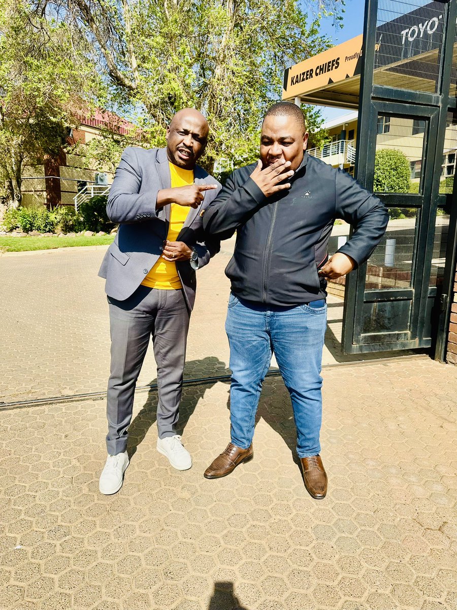 Opponent Tebogo Mapinga checked in ahead of the humdinger taking place at FNB Stadium tomorrow night ✌️