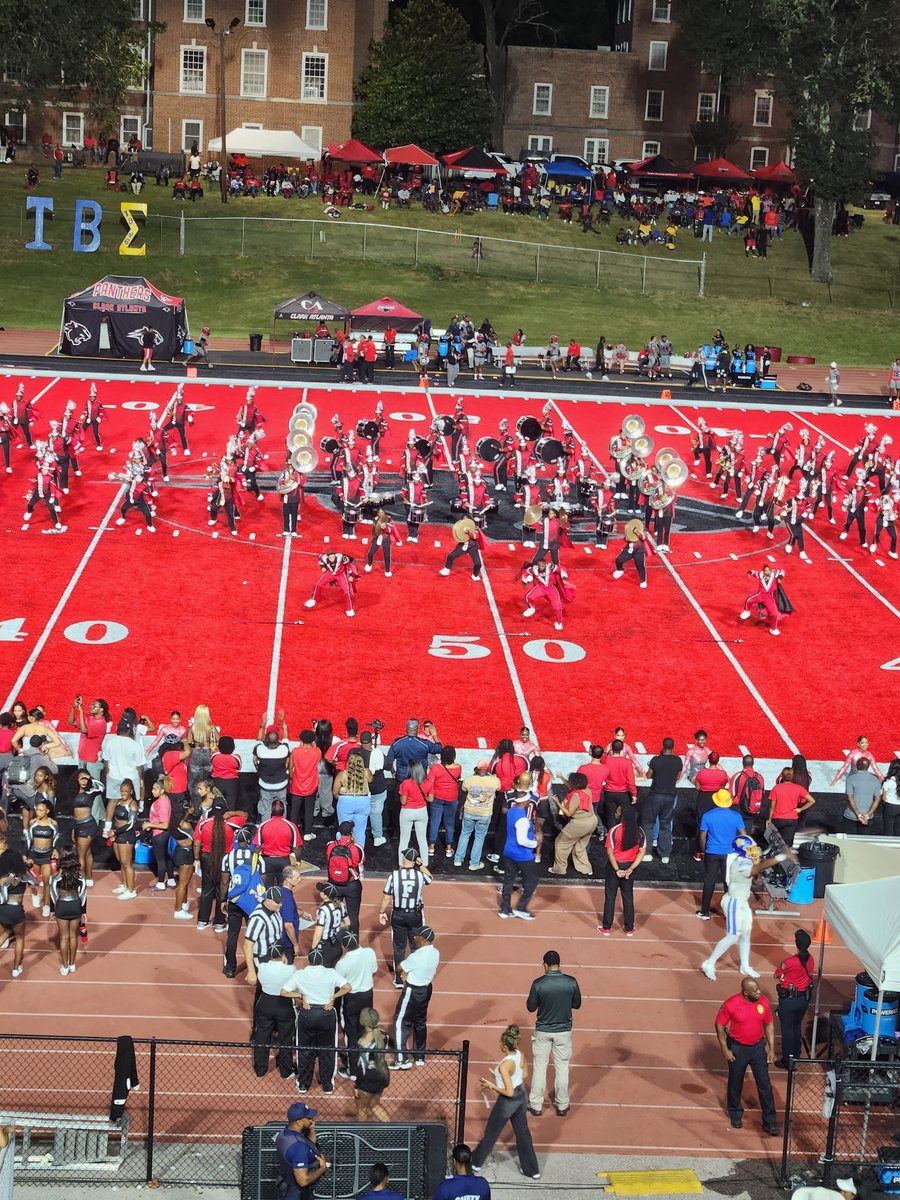 CAU Bands tweet media
