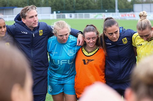 andyhashtag1gk's tweet photo. +3 pts ✅
Clean sheet 🧼
Excellent @hashtagutdwomen performance on Sunday for the 1st league win of the season.
Standard set ⬆️
& I need a haircut 💇🏻♂️
📸 @lucycopsey_98
#hashtagutd #womensfootball #goalkeeper #coaching #gkcoach https://t.co/lFJZLCnUSR