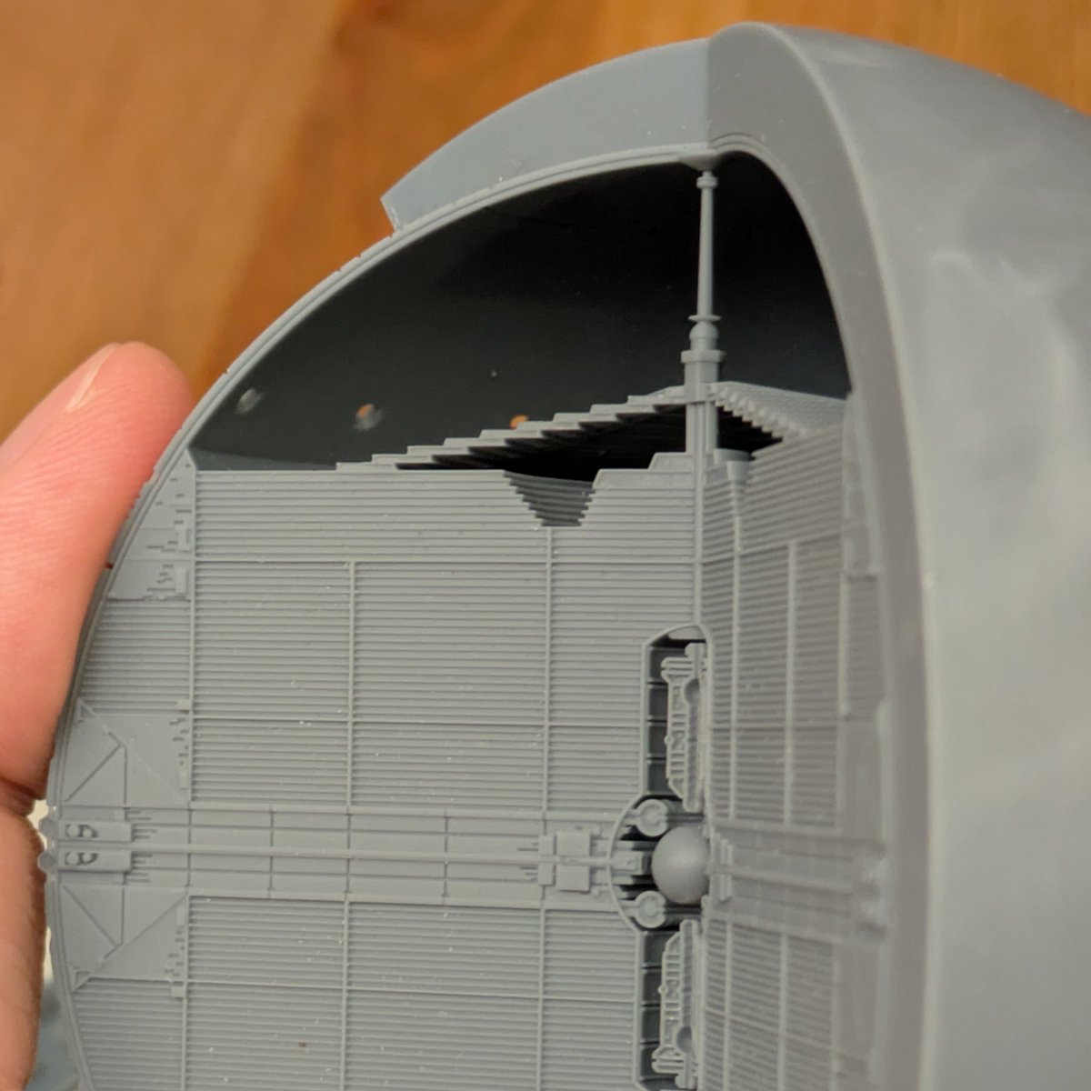 1/600,000 イゼルローン要塞が完成しました！
3Dプリントの第一版サンプルは特に問題なさそうです。
ただ、直径が10センチあると予想以上に大きく、手に持つとかなりの存在感がありますね。

#銀河英雄伝説