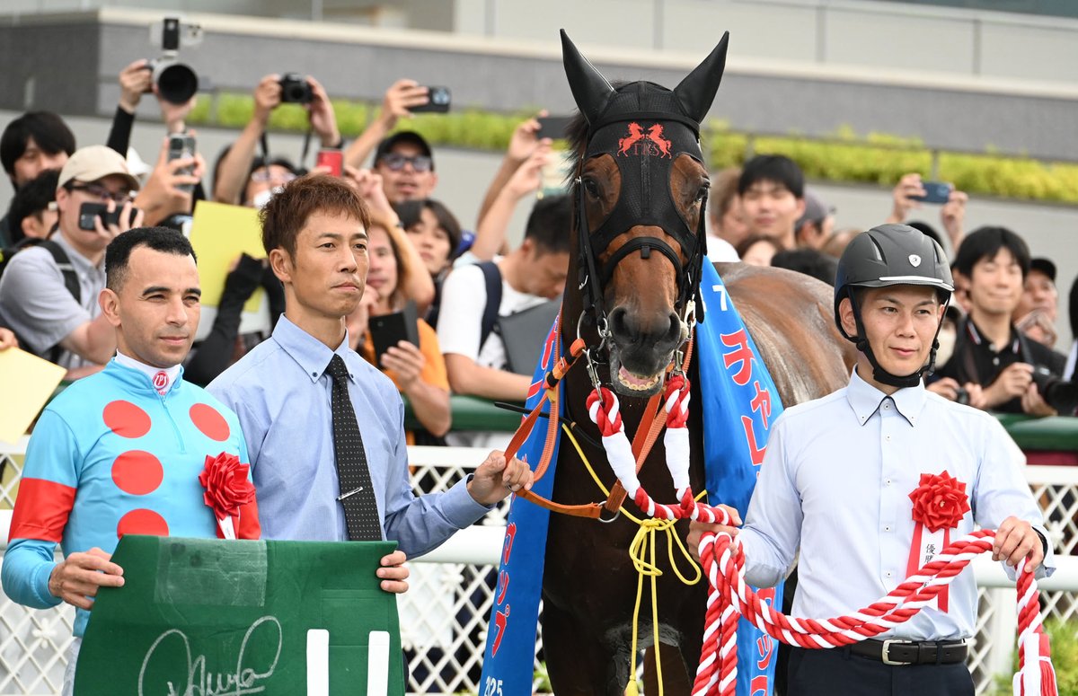 netkeiba's tweet image. 来日初日から雷神が放つ黄金の輝き
#オールナット
#ジョアン・モレイラ
#チャレンジカップ
db.sp.netkeiba.com/horse/20211048…