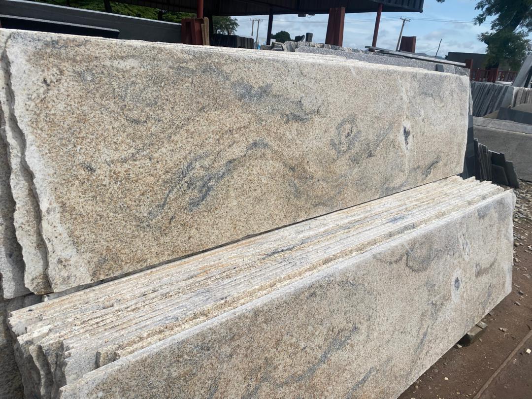 Emiteem's tweet image. Available