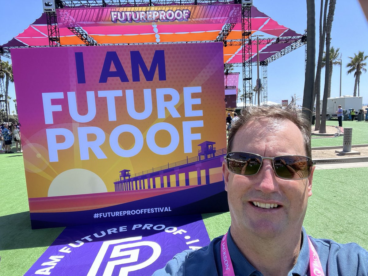 InvestwiseFP's tweet image. Travelled all the way from Dublin to Huntington Beach, LA, for Futureproof. Was it worth it!  Damn right!  I made amazing connections, heard from some of the best in the business on AI, Blockchain and a lot more. Came away inspired! @FutureProof_HQ @dimensional @Vanguard_Group