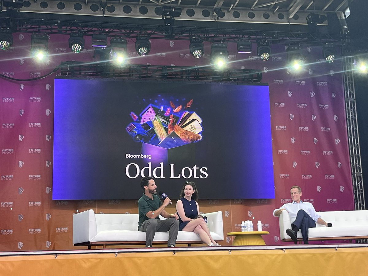 InvestwiseFP's tweet image. Travelled all the way from Dublin to Huntington Beach, LA, for Futureproof. Was it worth it!  Damn right!  I made amazing connections, heard from some of the best in the business on AI, Blockchain and a lot more. Came away inspired! @FutureProof_HQ @dimensional @Vanguard_Group