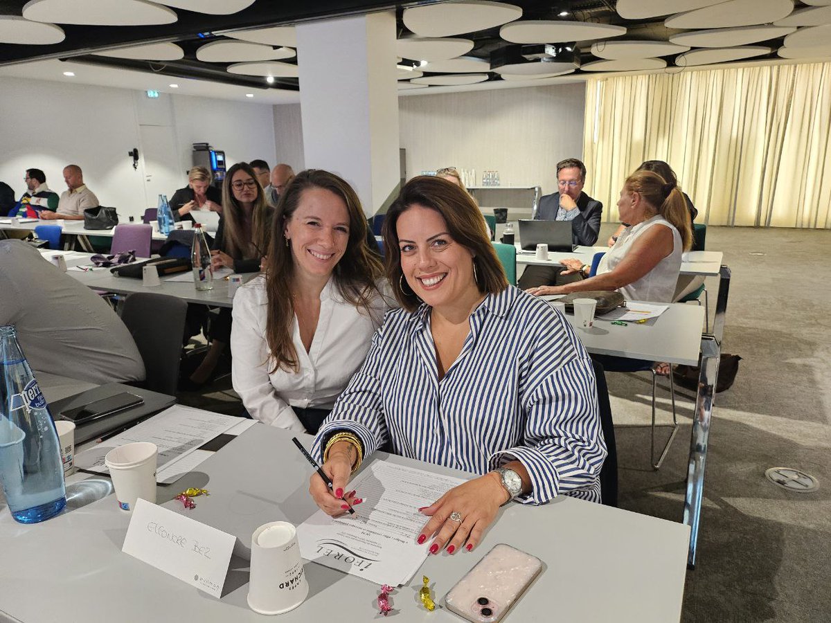 7 - <a href="/AigremontTD/">Thierry d'Aigremont</a>, <a href="/CathRimbert84/">Catherine Rimbert</a>, <a href="/BeneAuzanot/">Bénédicte Auzanot</a> et <a href="/BrocDamien/">Damien Broc 🇫🇷</a> étaient tous les quatre présents au meeting de Bordeaux.
8 - <a href="/Boccaletti83/">Frédéric BOCCALETTI</a> assistait lui aussi au meeting de Bordeaux.
9 - <a href="/EleonoreBez/">Eléonore BezⓂ️</a> présente à la formation des conseillers régionaux à Bordeaux.