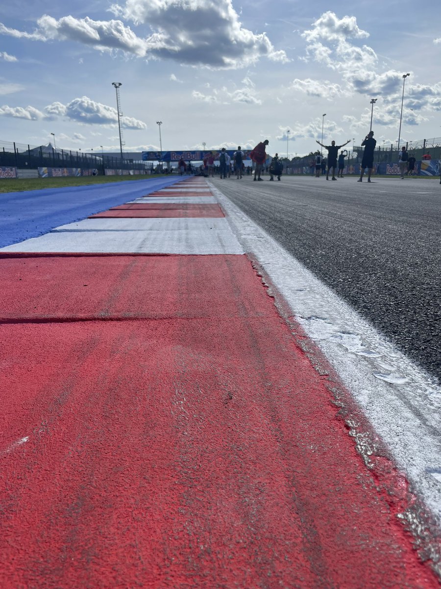 z3nosyn3's tweet photo. misano ‘25 sei stato pazzesco.
grazie per tutte le emozioni, soprattutto di avermi permesso di conoscere delle persone meravigliose.

SO grateful
✨🤍 https://t.co/FDaobQB8qx
