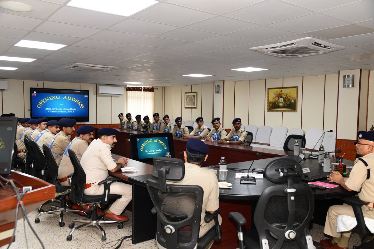 CISFTraining's tweet image. Strengthening the shield of the nation!🔥🚒

The 1st Batch of Training in Fire Fighting &amp;amp; Disaster Management was inaugurated today with great enthusiasm, empowering CISF Sub-Officers and Jawans of the Security Wing 🌍

#CISFTraining #FireSafety #DisasterManagement @CISFHQrs