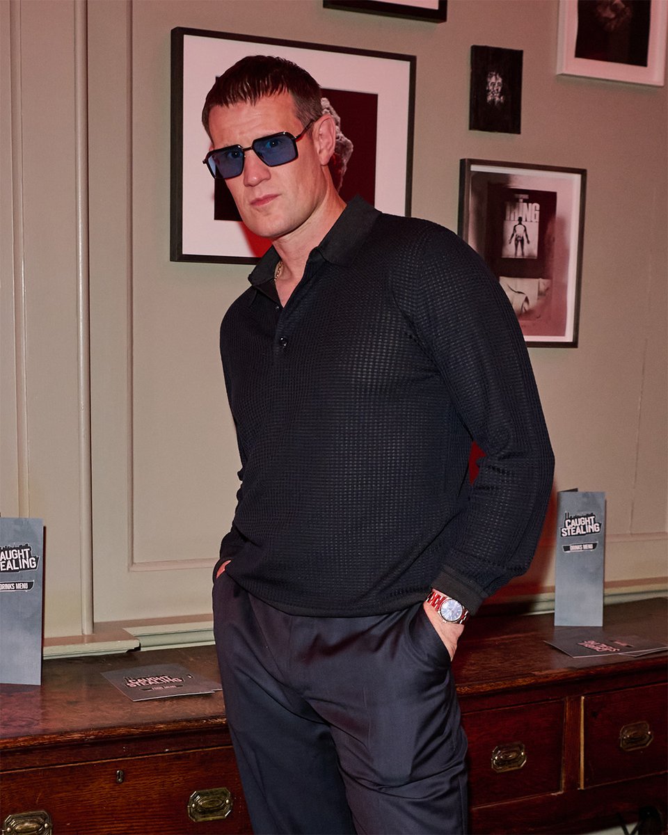 Brioni_Official's tweet image. British actor #MattSmith attends the afterparty for the action film ‘Caught Stealing’, in an elegant off-duty Brioni polo shirt. #Brioni #tailoiringlegends