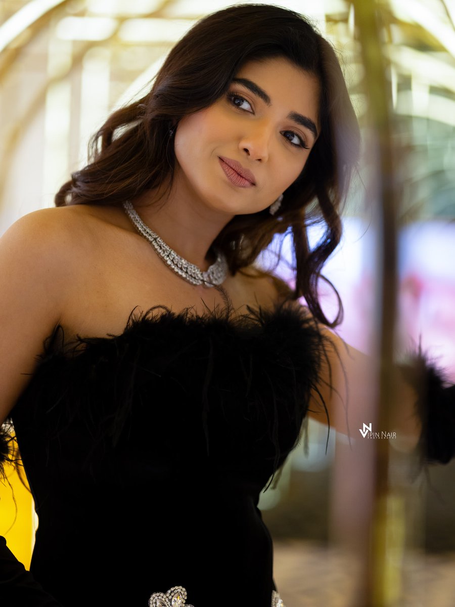 KollywoodCinima's tweet image. #PragyaNagra Beauty in Black

📷 #Pragya 😍

#KollywoodCinima #KcGallery #KcPic