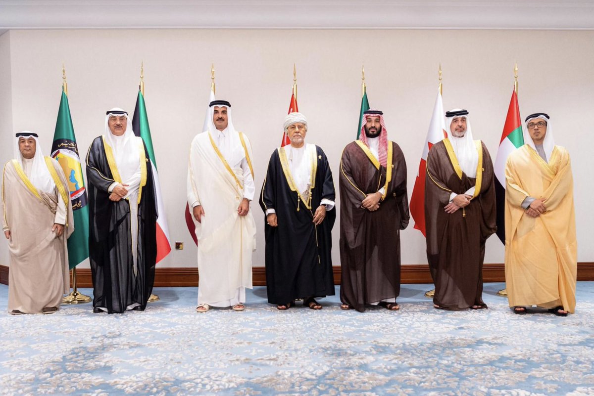 🔴مجلس التعاون الخليجي:

توجيه مجلس الدفاع المشترك واللجنة العسكرية العليا للاجتماع العاجل في الدوحة، لبحث العدوان الإسرائيلي على قطر وتفعيل آليات الدفاع والردع الخليجي.

#القمة_العربية_الإسلامية
