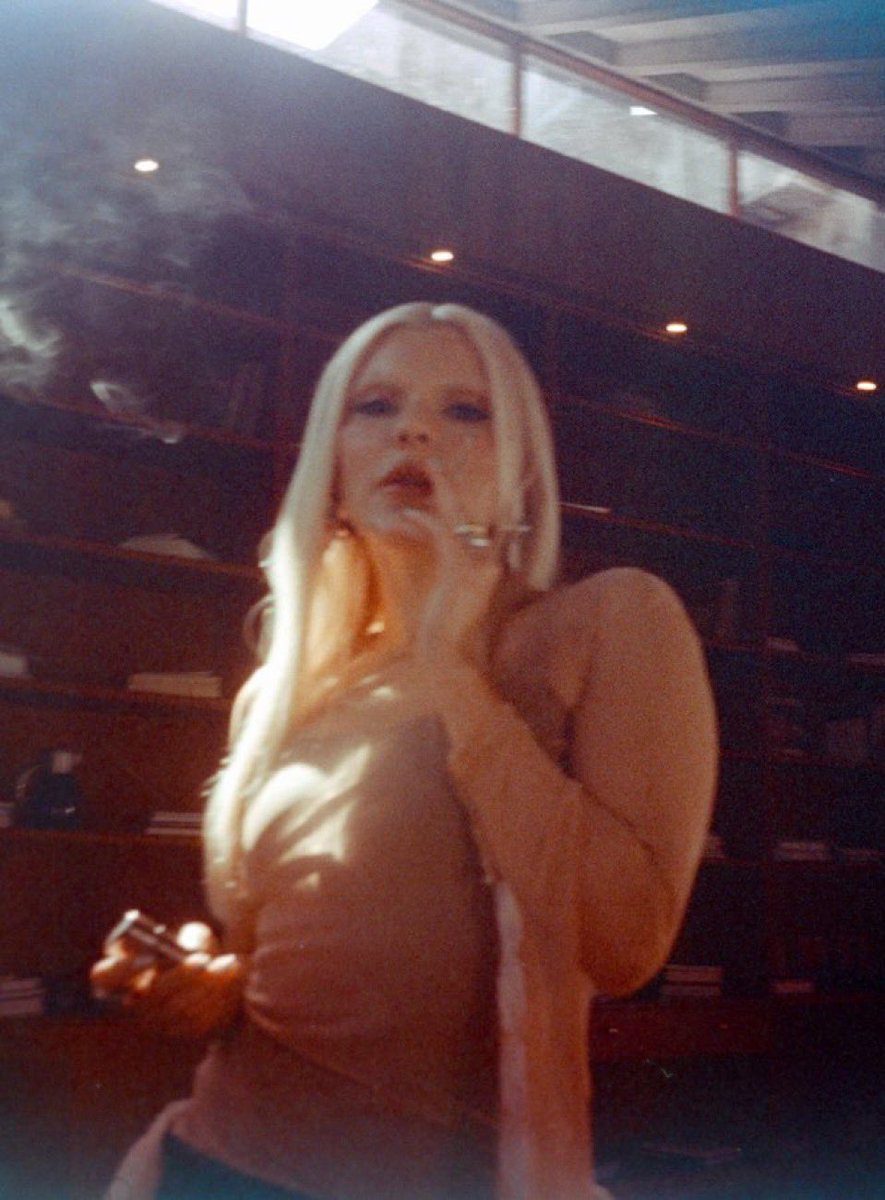 gente antes de quererem apelar pra aparência meio que tenham certeza que a pessoa é realmente feia