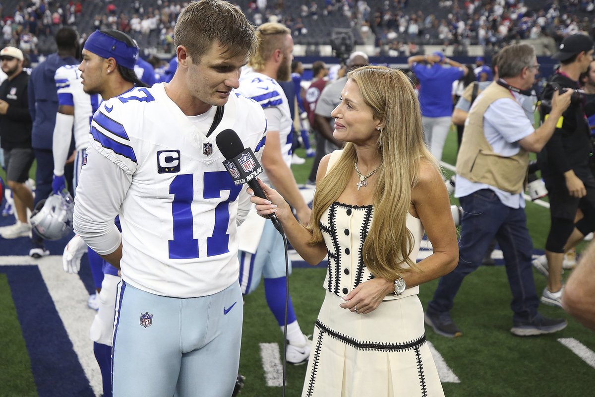 SlaterNFL's tweet image. Loved these photos caught by our NFL photographer of Brandon Aubrey in this moment. A kick that sent the game in OT (64 yds) followed by a kick to win it (46). The buzz, the kiss on the head by Dak. 

8 years ago Aubrey is at Notre Dame and getting ready to enter the MLS draft…