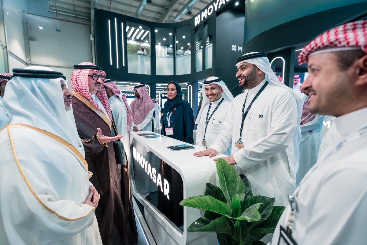 سعداء بزيارة معالي الدكتور خالد بن وليد الظاهر، نائب محافظ البنك المركزي السعودي، وسعادة الشيخ بندر بن محمد بن سعود آل ثاني، محافظ مصرف قطر المركزي، لجناح ميسر المالية في Money20/20 Middle East 2025، حيث استعرضنا أحدث حلولنا المالية وفرص التعاون المستقبلي.
#موني٢٠٢٠ #ميسر