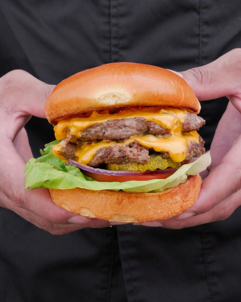 It’s National Cheeseburger Day! 🍔 No matter how you enjoy your burger - single, double, grass fed with ClusterSauce, it’s $1 off on our menu today!