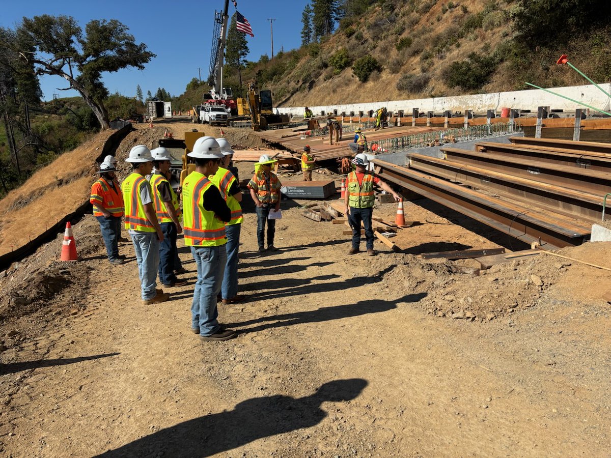 CaltransDist3's tweet image. Chico State students traded textbooks for hard hats last week, touring the SR-70 Project site!  They got a firsthand look at real-world engineering, safety practices &amp;amp; teamwork in action. #Caltrans #FutureEngineers #ButteCounty #ChicoState
