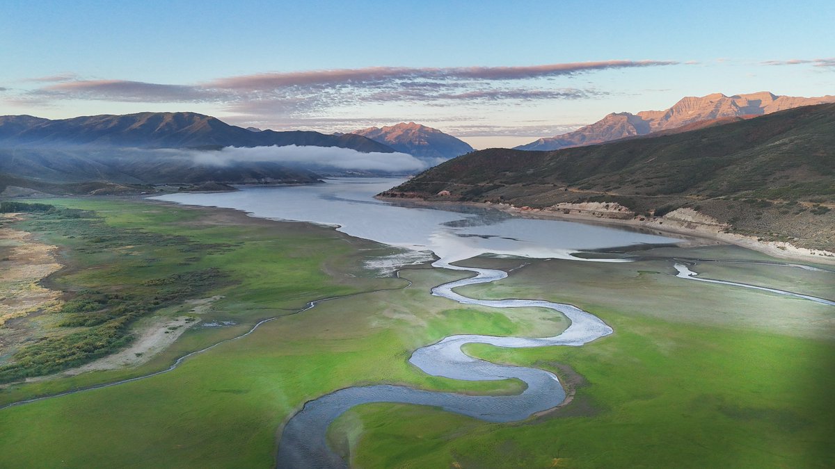 Another beautiful foggy sunrise around Midway and Deer Creek Sunday morning.
#fog #foggy #weather #utwx #foggymorning #clouds #mountains #fields #lake #reservoir #deercreek #midway #nature #outdoors #utphoto #photography #beaUTAHfuy #sunrise #sun #morning