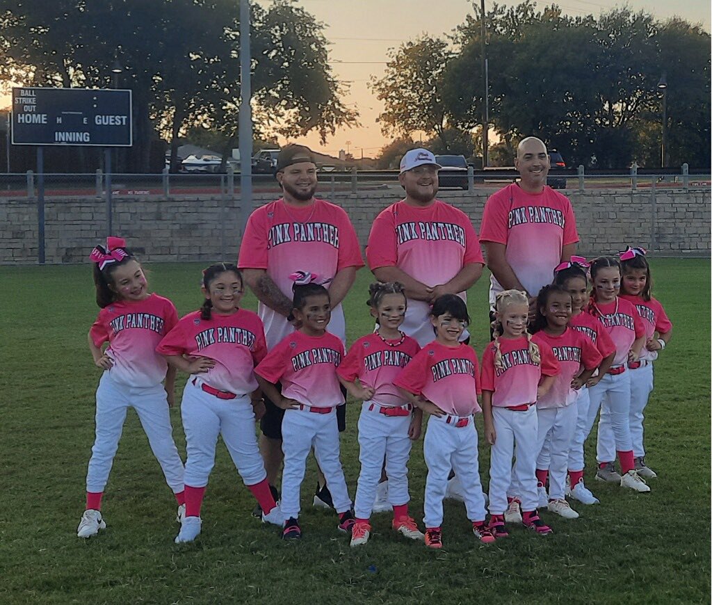 Loving this TEAM! 
Hitting bombs, lights out defense and High Game IQ. Better watch out!

But I also love getting to watch my youngest sister #laineymae starting her softball journey. Where they have no idea what’s going on and sometimes they just sit down on the field. 😂

She