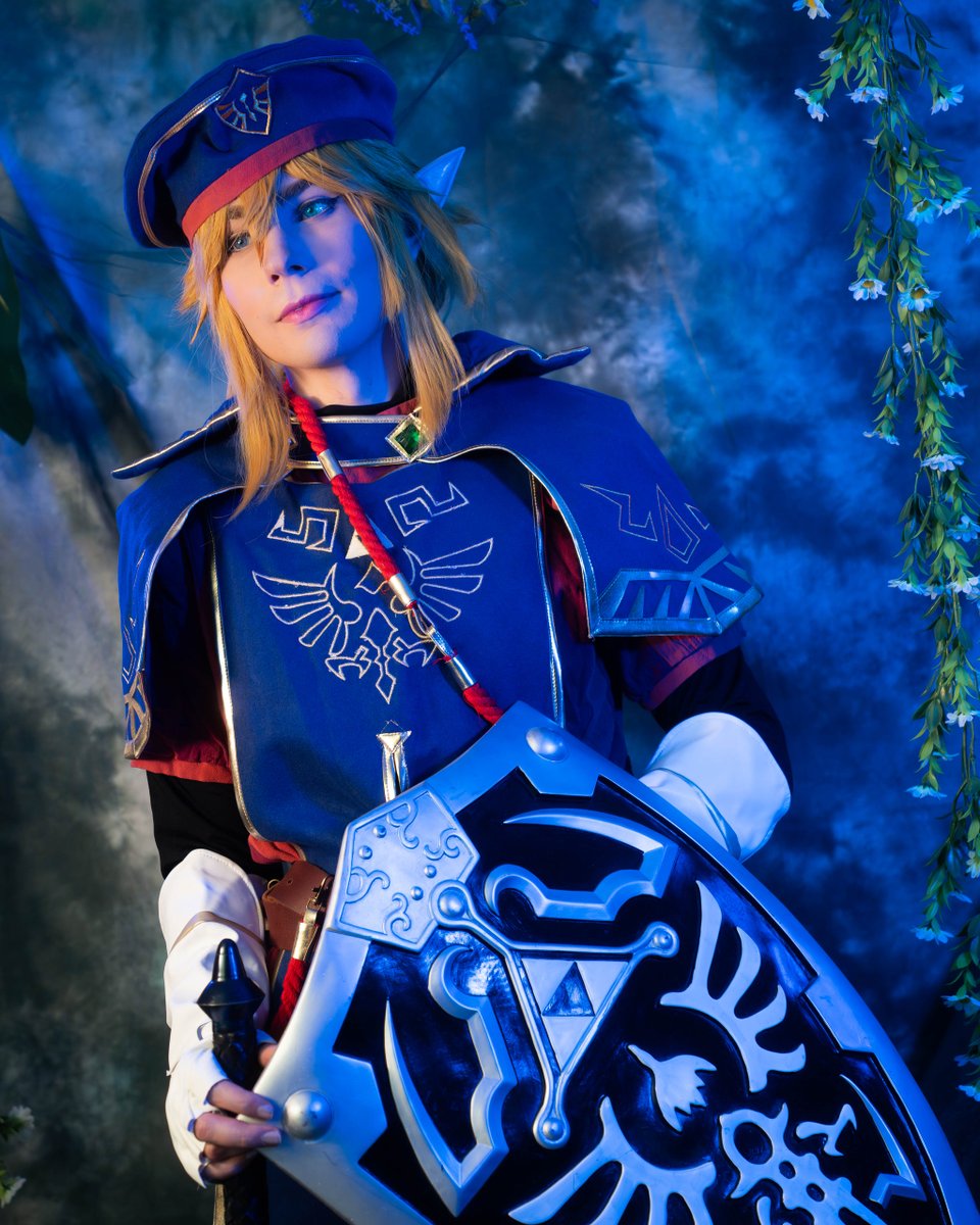 harukyucosplay's tweet photo. POV: Link had to dress up for the ceremony🤵🏼🎩Finally a new Cosplay for CoW 4! Remember, the winner of the contest will be posted in my story! Photo by serina.violetcosplay #link #linkcosplay #linktloz #tloz #zeldabreathofthewild #cosplay #botwcosplay #harukyucow https://t.co/D81PTJaQS9