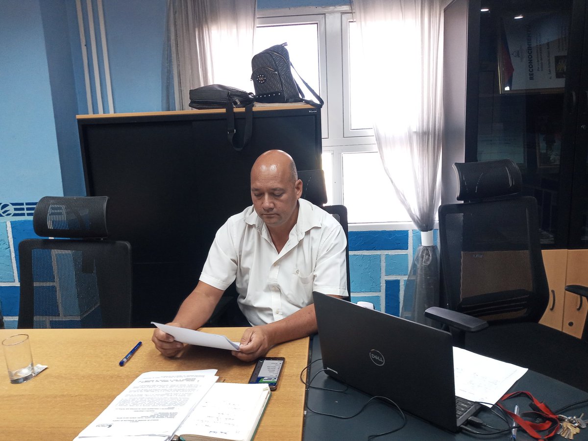 Rendición de cuenta de los directivos Yaumir Garcia Berrey Jefe Dpto Capital Humano y Emilio Guerrero Lengarán jefe Dpto Inversiones en #EtecsaHolguin