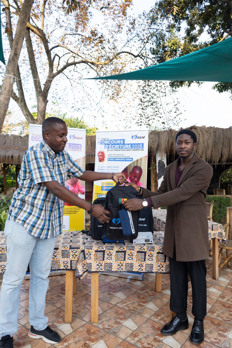 ASAF_Cameroun's tweet photo. 🎉Le 13 septembre, la Fondation ASAF Cameroun a célébré la créativité de 150 jeunes talents, 
récompensés par des kits scolaires et mis à l’honneur pour leur imagination. Merci à notre fondateur Eran Moas, à notre ambassadrice @DjailiAmal. 
🌟Et si on remettait ça l’an prochain ? https://t.co/sUOa6LpLAM