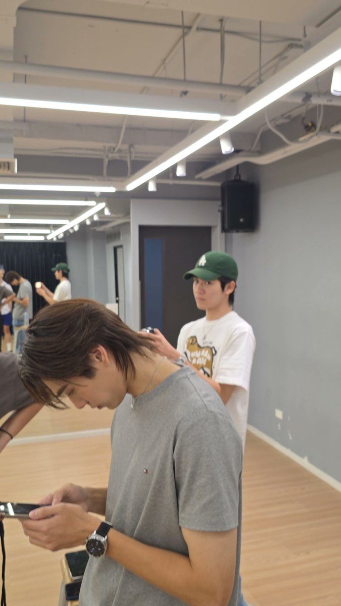 แอบมองเทออยู่นะจ้ะ
#Almondbabybigboy