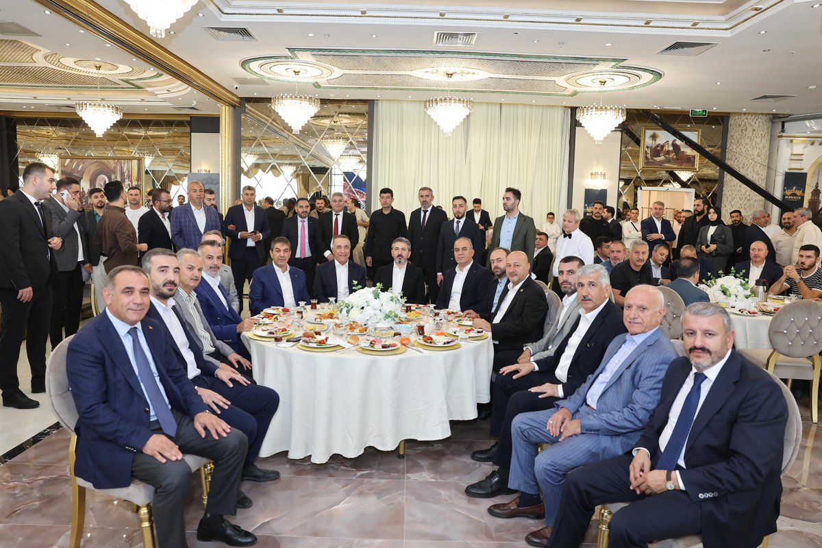 Olağan Kongresine iştirak ettiğim Adıyaman Dernekler Federasyonunun (<a href="/ADIFED02/">ADIFED</a>) Başkanlığına yeniden seçilen Hüseyin SEVİNÇTEKİN (<a href="/H_Sevinctekin02/">Hüseyin Sevinçtekin</a>) ‘i ve yönetim kurulunu tebrik ediyor, başarılar diliyorum.