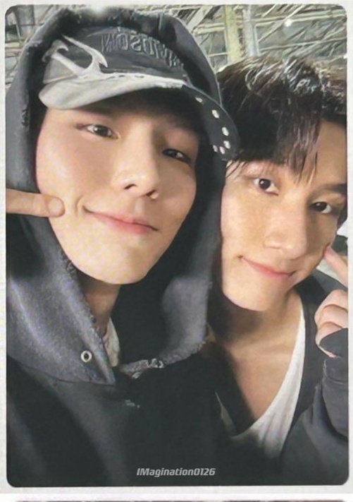 saambakja's tweet photo. thank you the x for bringing the most beautiful changki photocards ever made https://t.co/jfqUbpK3rK