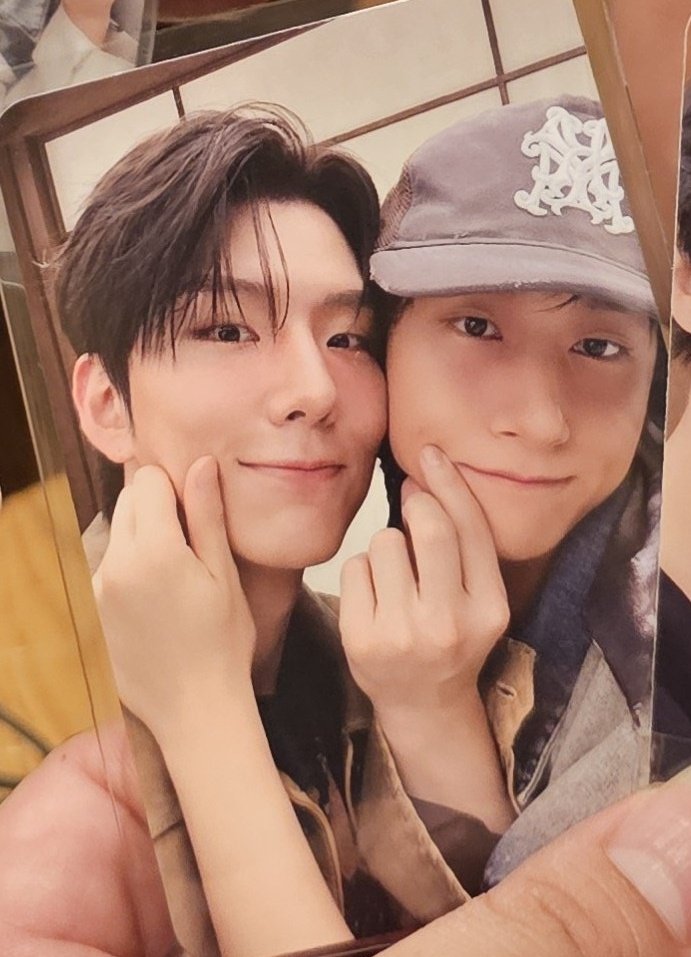 saambakja's tweet photo. thank you the x for bringing the most beautiful changki photocards ever made https://t.co/jfqUbpK3rK
