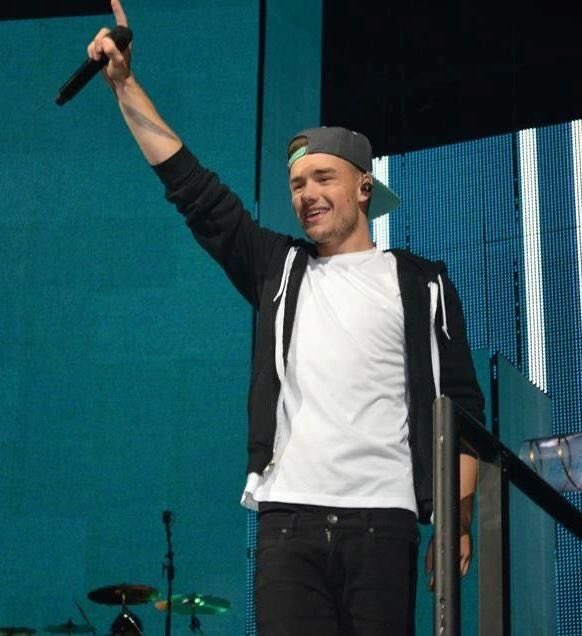 LiamJRomania's tweet photo. LJP🤍🎤🌟 https://t.co/j3MDGrc1aj
