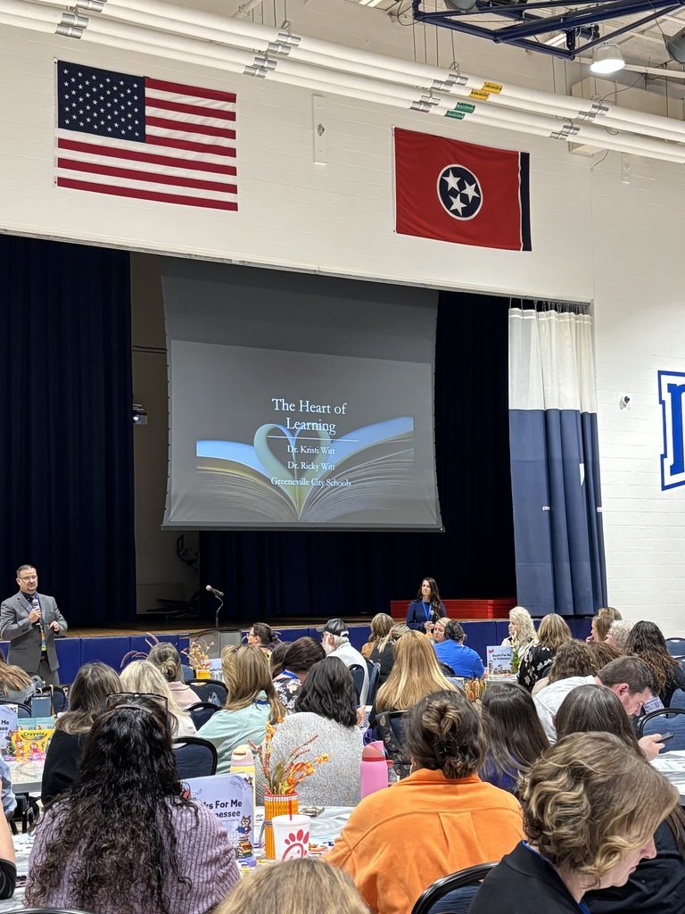 GreenevilleCity's tweet image. GCS had a great showing at the East TN Literacy Conference! Among the many presenters, were our own Drs. Witt, Shelia Newland, &amp;amp; the Hal Henard team. Highland team members met Dr. Temple Grandin!  Thanks to Mr. George for driving our Book Bus along!   #ETNLiteracyConference #GCS