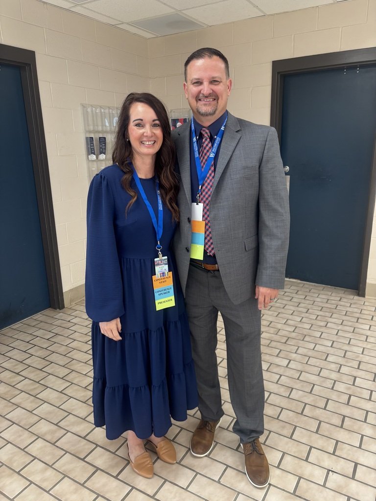 GreenevilleCity's tweet image. GCS had a great showing at the East TN Literacy Conference! Among the many presenters, were our own Drs. Witt, Shelia Newland, &amp;amp; the Hal Henard team. Highland team members met Dr. Temple Grandin!  Thanks to Mr. George for driving our Book Bus along!   #ETNLiteracyConference #GCS