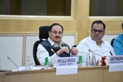 ddsahyadrinews's tweet image. केंद्रीय मंत्री @JPNadda यांच्या अध्यक्षतेखाली दिल्ली-एनसीआरमध्ये डेंग्यू प्रतिबंधात्मक तयारीचा आढावा घेण्यासाठी उच्चस्तरीय बैठक 
पार पडली

२०२५ मध्ये डेंग्यू रुग्णसंख्या गेल्या वर्षीच्या तुलनेत ४७% नी कमी, मृत्यूंमध्ये ७३% घट झाली आहे  

#DenguePrevention #Health