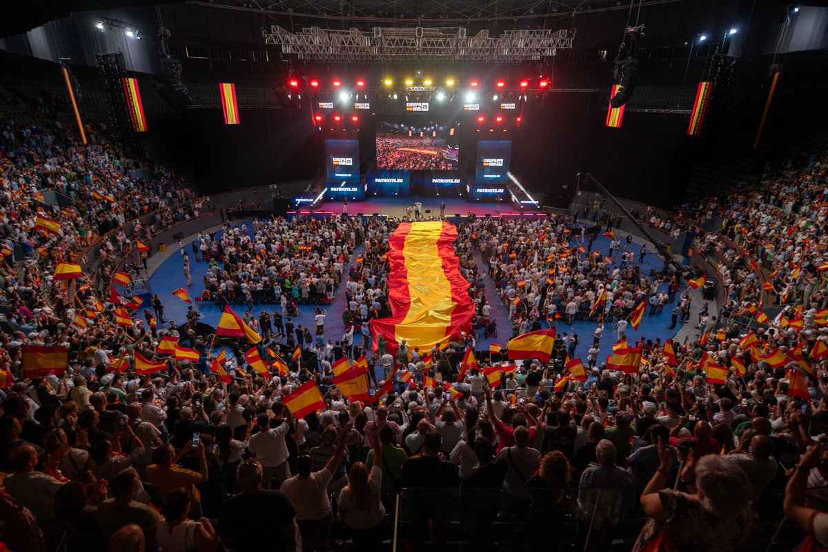 Comienza La Reconquista
#Vistalegre
<a href="/PatriotsEU/">Patriots.eu</a>
<a href="/vox_es/">VOX 🇪🇸</a>