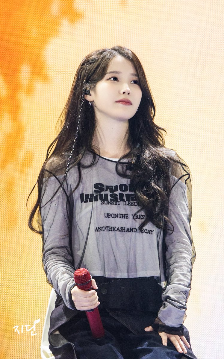 hjw7048's tweet photo. 250913 아이유 팬밋업 Bye, summer (5)
#아이유 #IU #ByeSummer #fanmeetup https://t.co/9L28qDqDmI