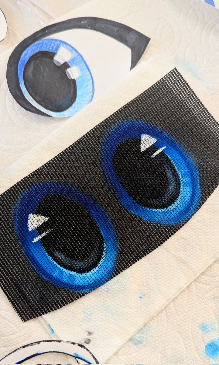 Painted some eyes this weekend! 

(Reshares are appreciated! Pls help more people see my stuff!!!)
#furry #fursuit