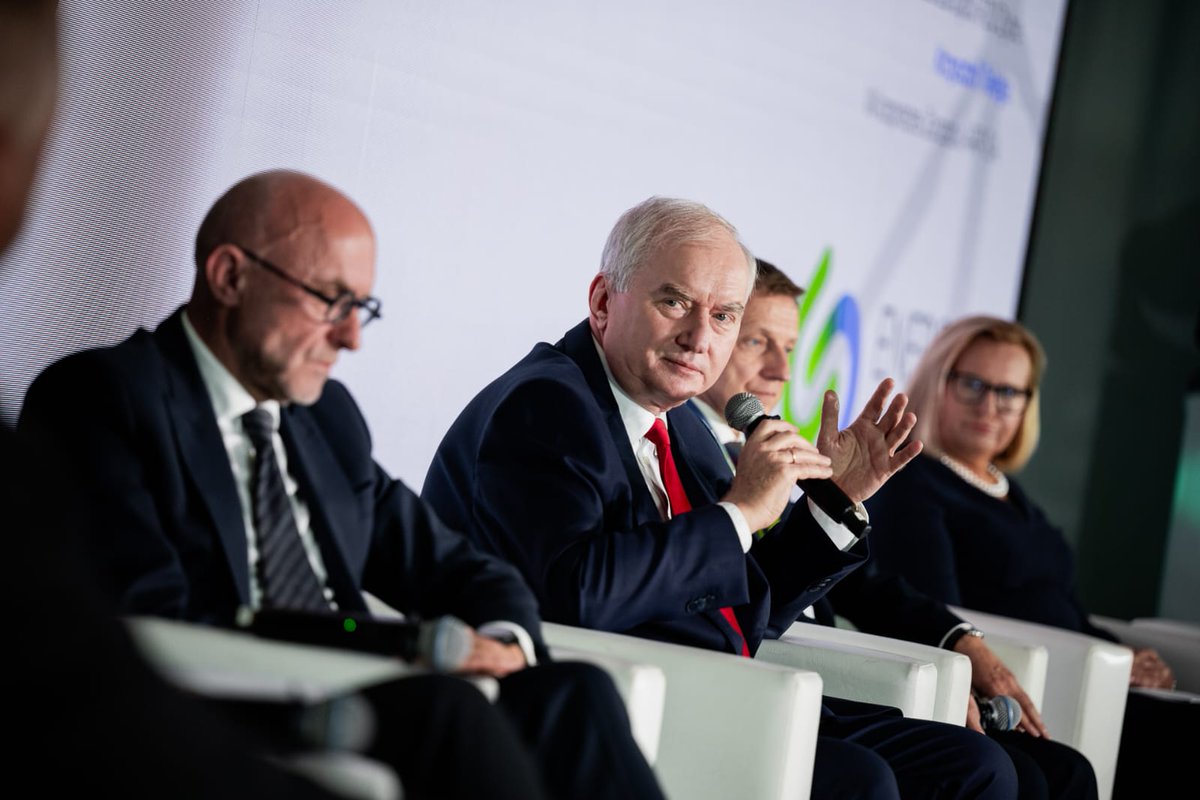 D__Marzec's tweet image. Nie sztuką jest mówić o #localcontent – sztuką jest aktywnie działać na rzecz jego maksymalnego udziału w projektach energetycznych realizowanych w Polsce.

Na konferencji Forum Dostawców Polskiej Energetyki, którą otworzył Pan Premier @DonaldTusk, spotkali się przedstawiciele…