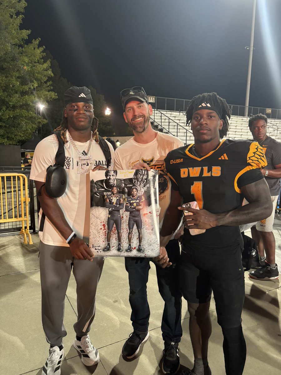 100FieldQuest's tweet photo. From denied credentials to winning tickets to being invited into a suite for the full game. 🤯 Wrapped up the #GeorgiaRoadTrip with KSU home opener win!! Had a blast all trip and meeting some guys afterwards. Another home game will happen for sure!! #CollegeFieldQuest #HootyHoo https://t.co/3ghE43chJt