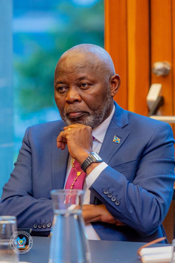 TsongoEric's tweet image. Demandez pardon à politique est un signe de faiblesse totale.
@VitalKamerhe1 procéder ainsi s'exhibe à toute sorte d'humiliation future.Il devrait s'assumer en faisant un discours responsable .