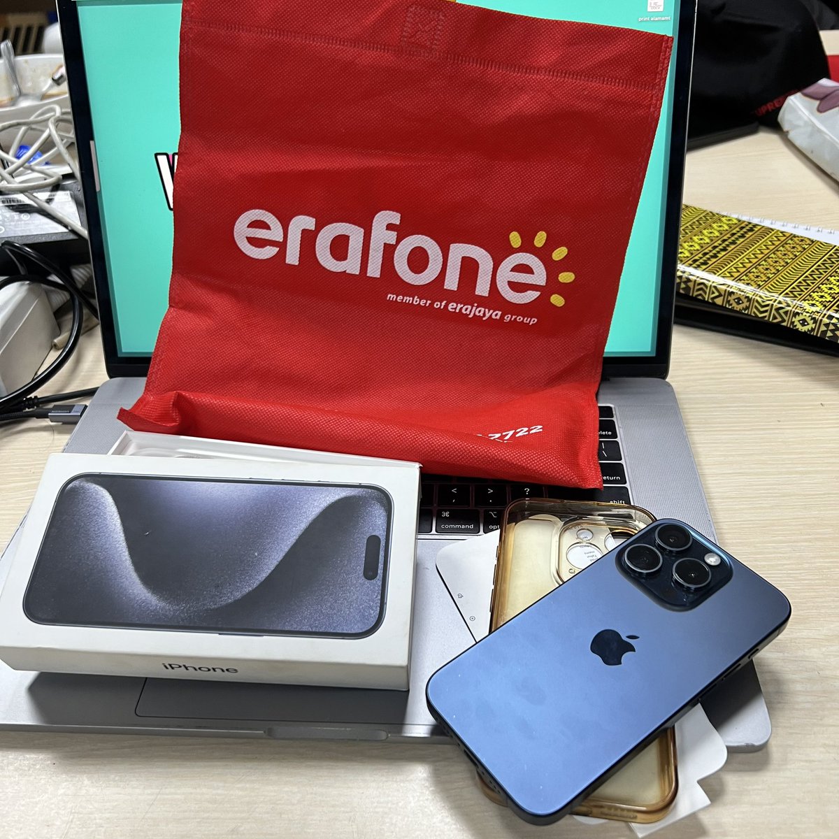 ramus_onos's tweet photo. wts lfb iphone 15 pro ex ibox
•blue titanium
•⁠128 gb
•BH ⁠>88%
•⁠no issues
•⁠Kelengkapan Fullset cod Jaktim, Jaksel dm or rep if u interested !
#zonauang
#zonajajan
#wts https://t.co/uqFnRBL8xR