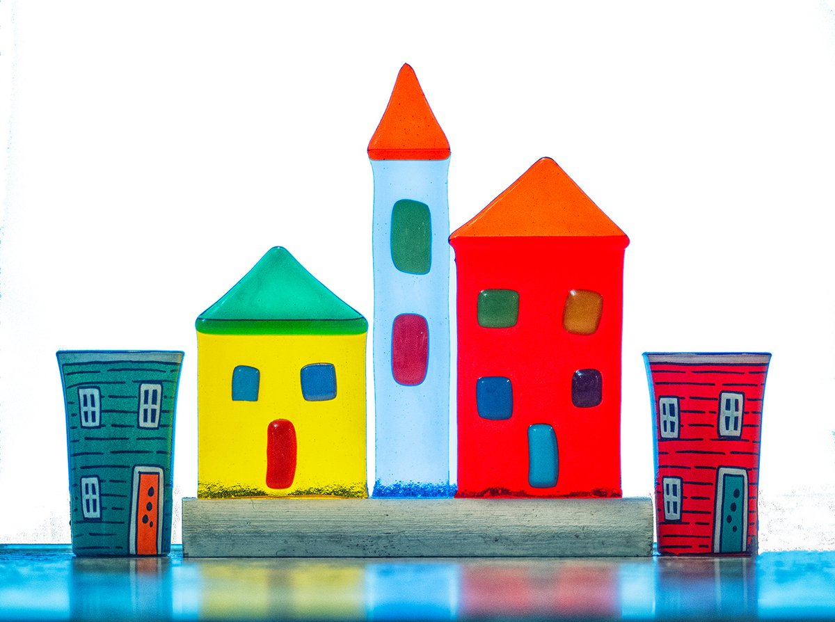 Sam_Alexandra23's tweet image. Good day Photographers and Friends!  Today&apos;s photo challenge theme is indoor #StillLife. It&apos;s been a while since I did any so yesterday got these. Hope you&apos;ll share yours and have a peaceful day out there! #Photography #objects #room