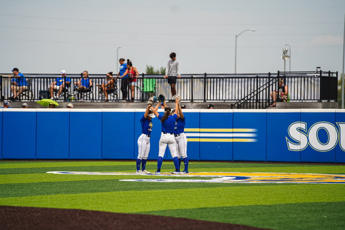 Jackrabbit Softball tweet media