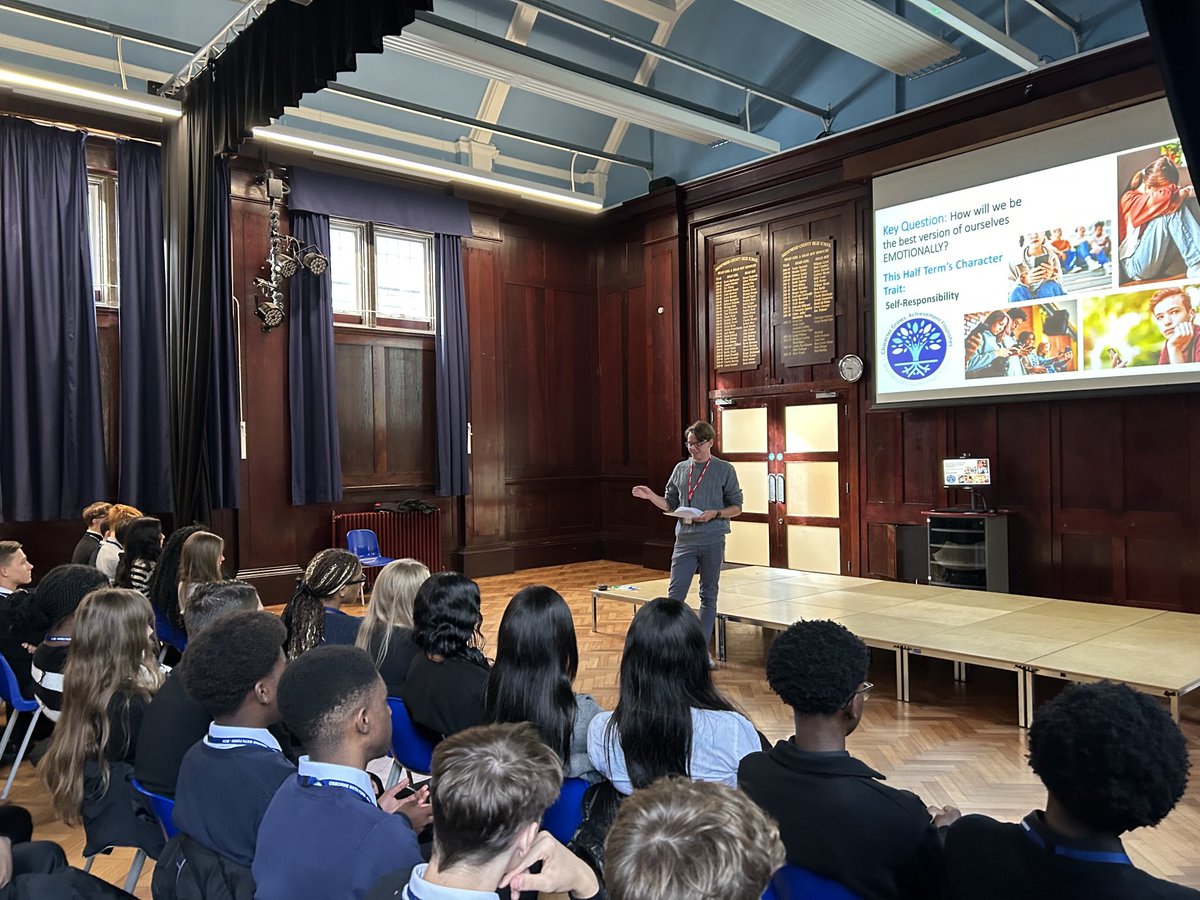 Year 12 and 13 had a great assembly today with alumni student Harry who is currently studying at Oxford University giving his tips for success and Mr Sanni exploring how to deal with loneliness and all the support mechanisms available 🔵