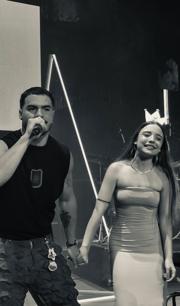 noritaxgmlrs's tweet photo. remember tour ha cambiado mi puta vida os amo mis gorditos😭😭 https://t.co/YSsWgQBEhj