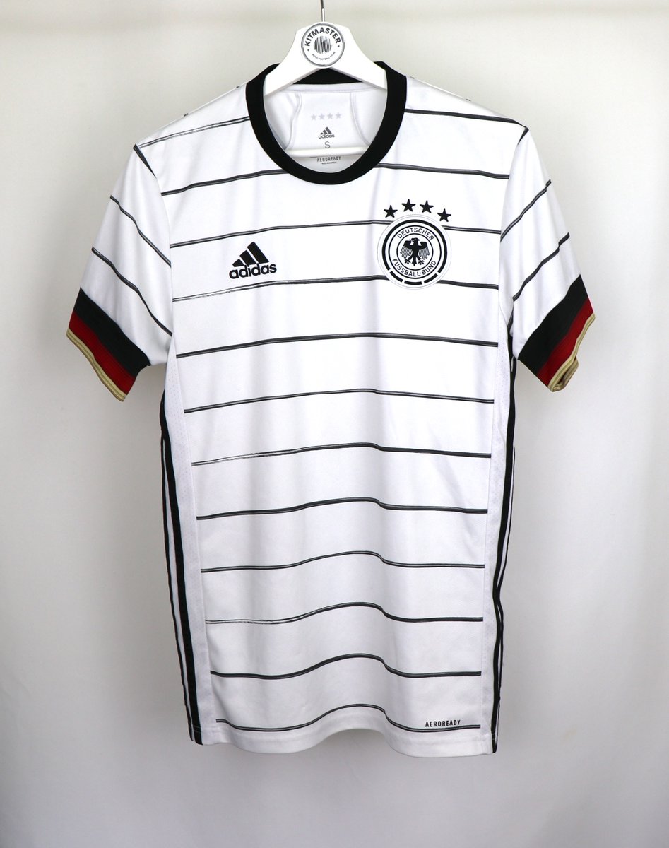 Kitmaster_fr's tweet image. 𝐌𝐚𝐢𝐥𝐥𝐨𝐭 𝐀𝐥𝐥𝐞𝐦𝐚𝐠𝐧𝐞 𝟐𝟎𝟏𝟗/𝟐𝟏 𝐇𝐨𝐦𝐞 (𝐒)

🛒 Disponible sur thekitmaster.com

#KITMASTER #RetroFootball #FootballShirts #deutschland🇩🇪 #dfb